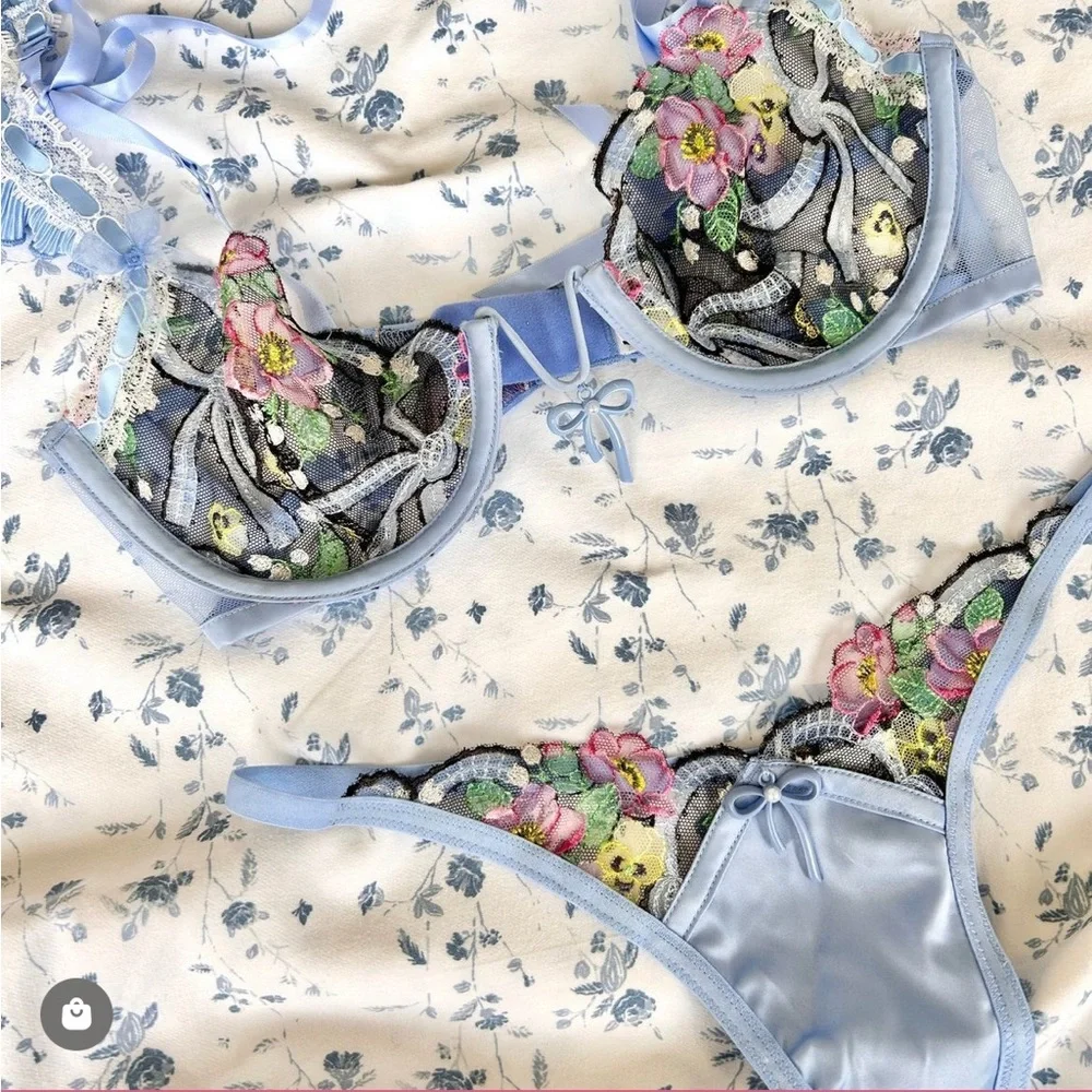 FOR LOVE & LEMONS Louise Panty